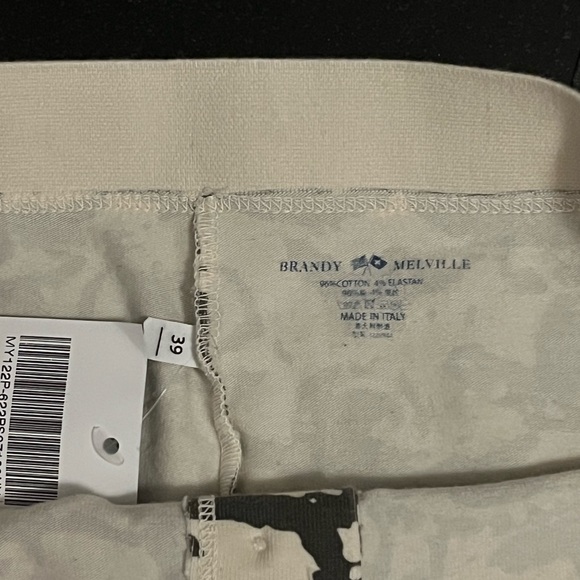 Brandy Melville eye print shorts - Picture 3 of 3